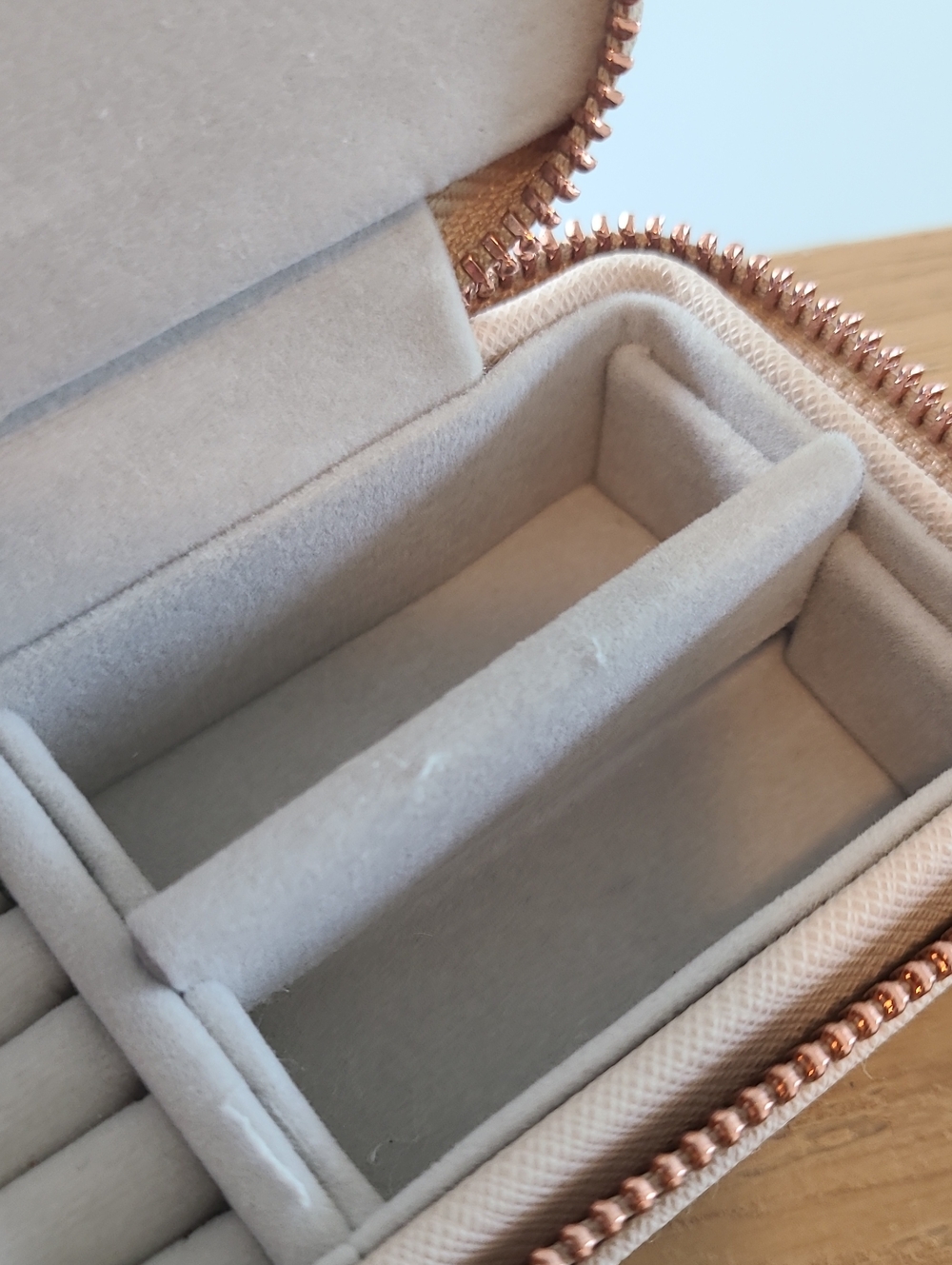 Stackers Jewelry Travel Case in Cream with Rose Gold Zipper - Picture 5 of 6